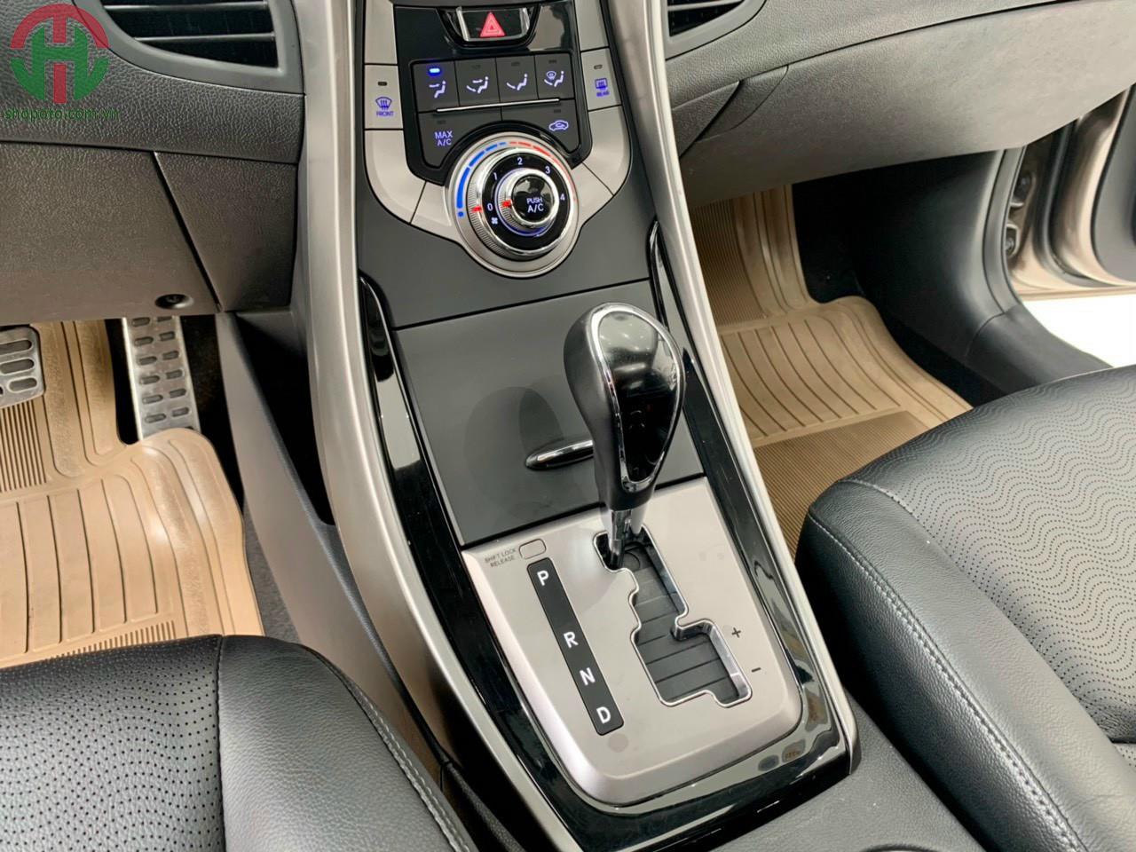 Hyundai Elantra 1.8 AT GLS 2013 màu Nâu nhập khẩu