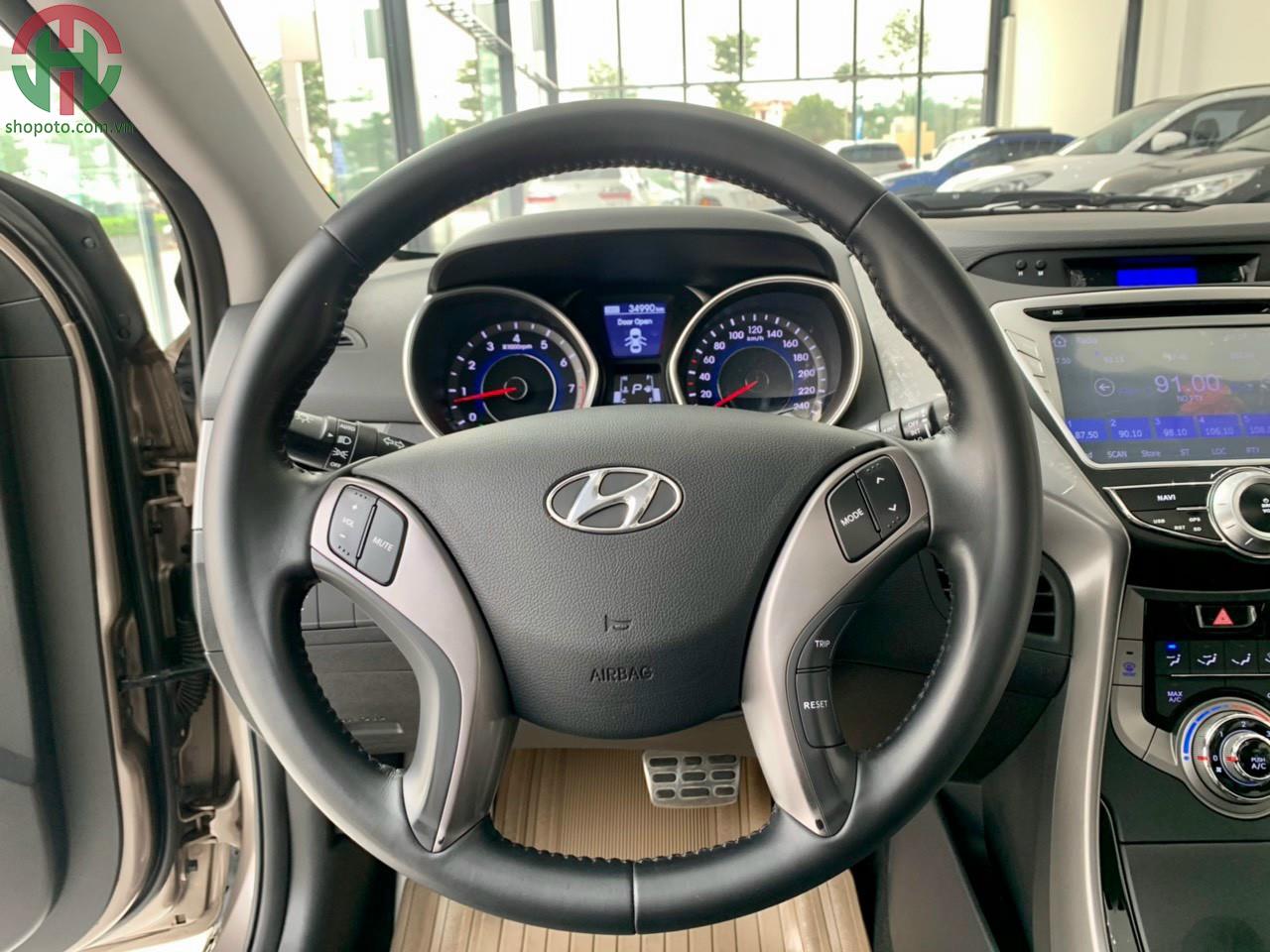 Hyundai Elantra 1.8 AT GLS 2013 màu Nâu nhập khẩu