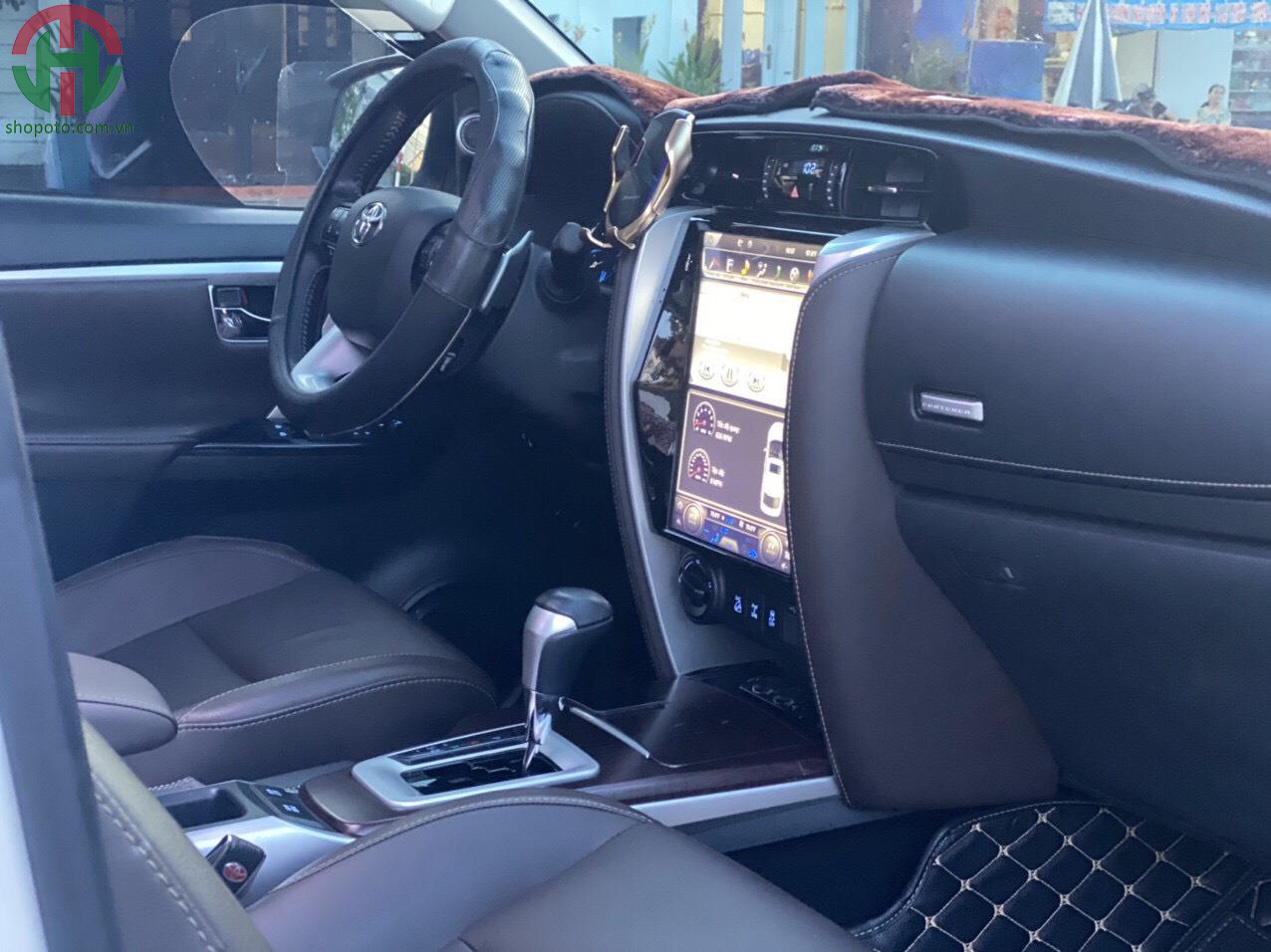 Toyota Fortuner 2.7 V 4X4 máy Xăng 2017