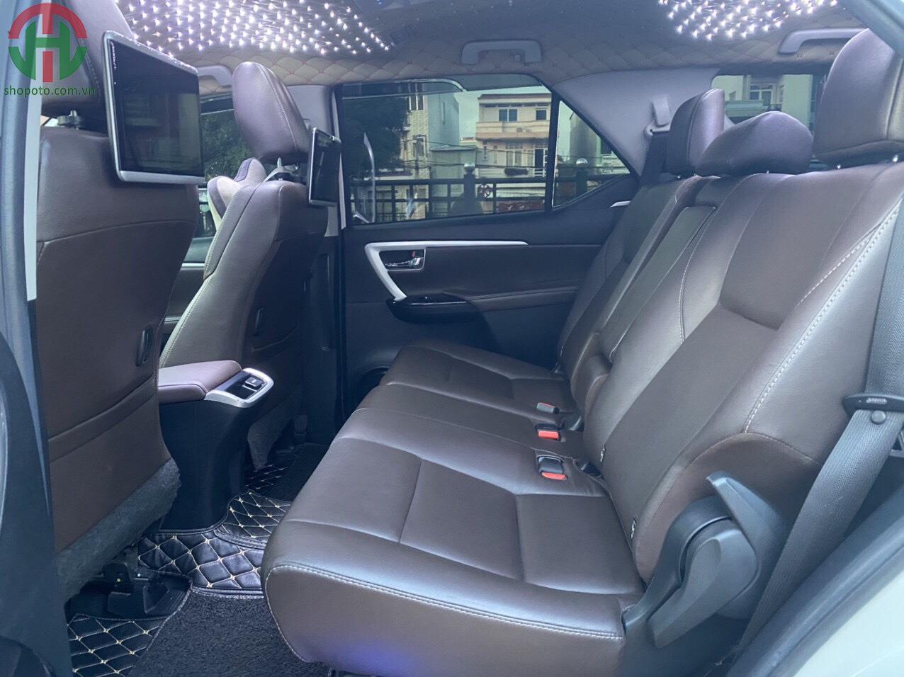 Toyota Fortuner 2.7 V 4X4 máy Xăng 2017