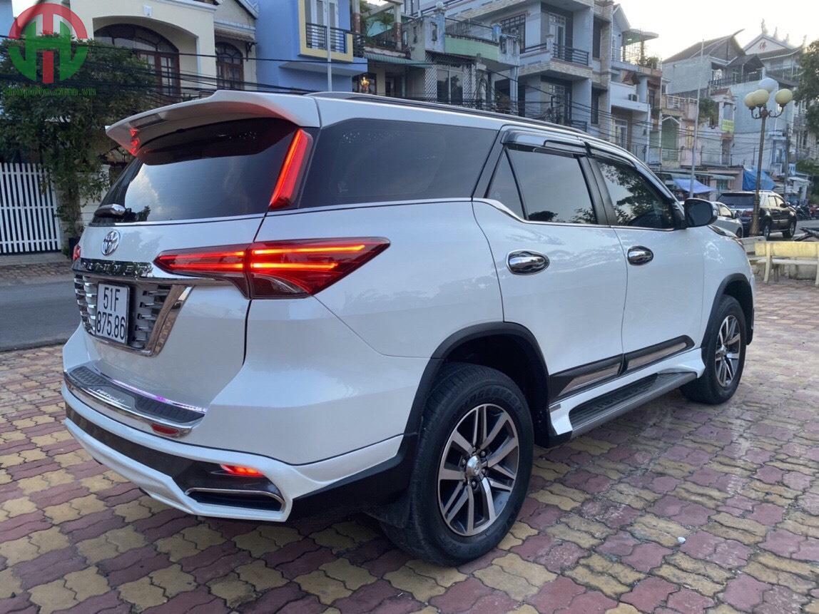 Toyota Fortuner 2.7 V 4X4 máy Xăng 2017