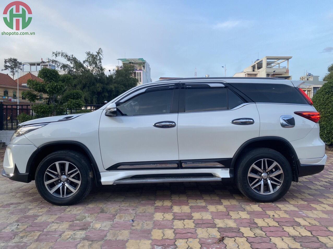 Toyota Fortuner 2.7 V 4X4 máy Xăng 2017