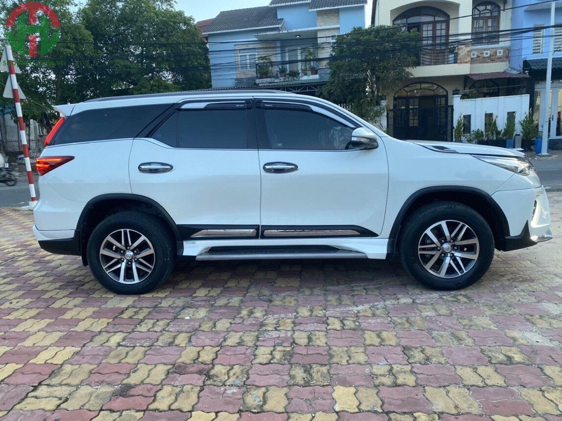 Toyota Fortuner 2.7 V 4X4 máy Xăng 2017