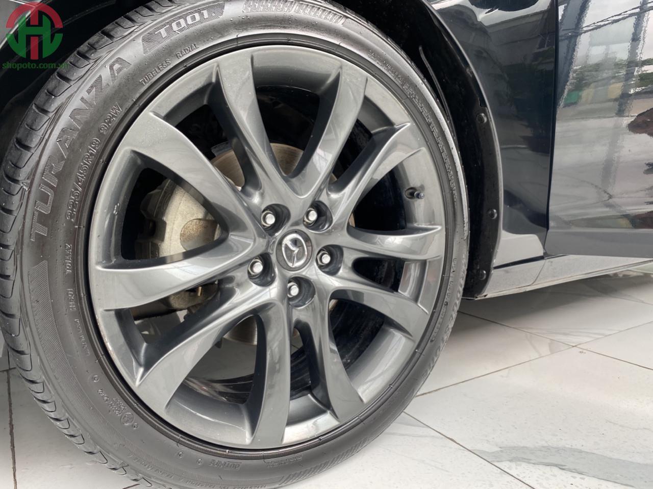 Mazda 6 2.0 AT Premium màu Đen Model 2017