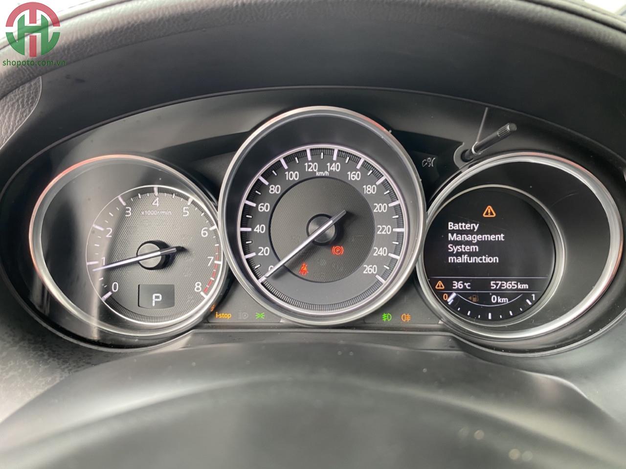 Mazda 6 2.0 AT Premium màu Đen Model 2017