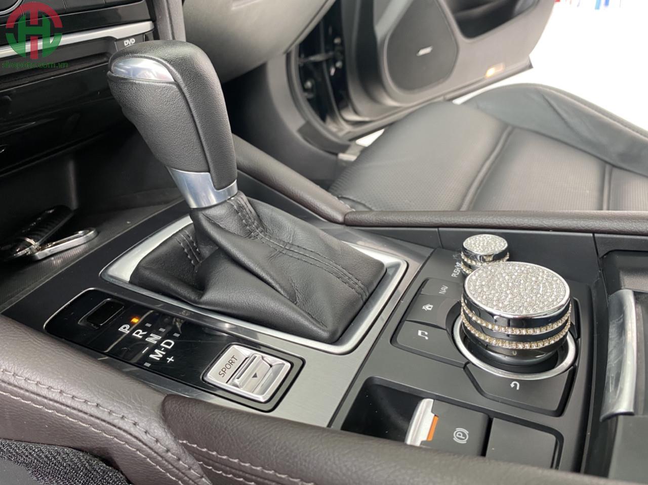 Mazda 6 2.0 AT Premium màu Đen Model 2017