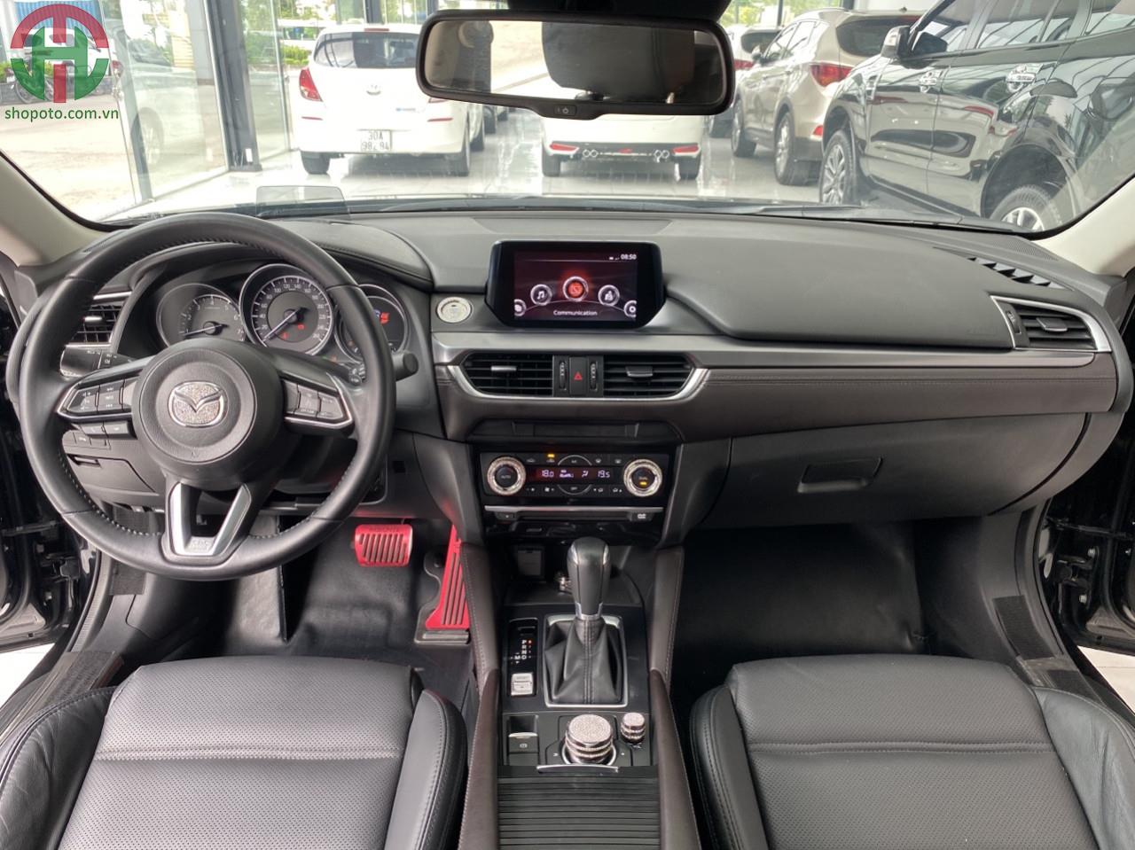 Mazda 6 2.0 AT Premium màu Đen Model 2017