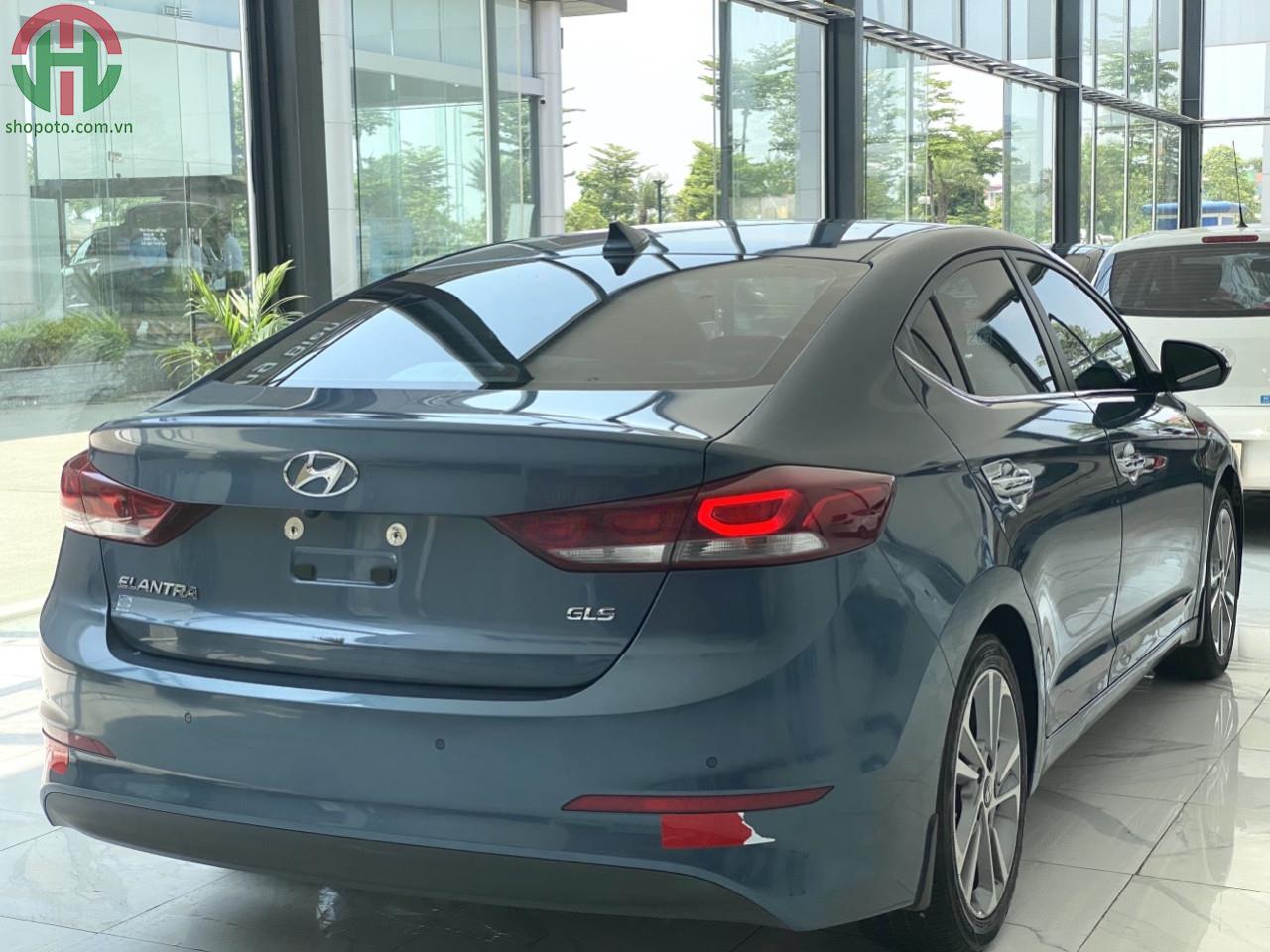 Hyundai Elantra 2.0 AT GLS 2017 màu Xanh Ngọc