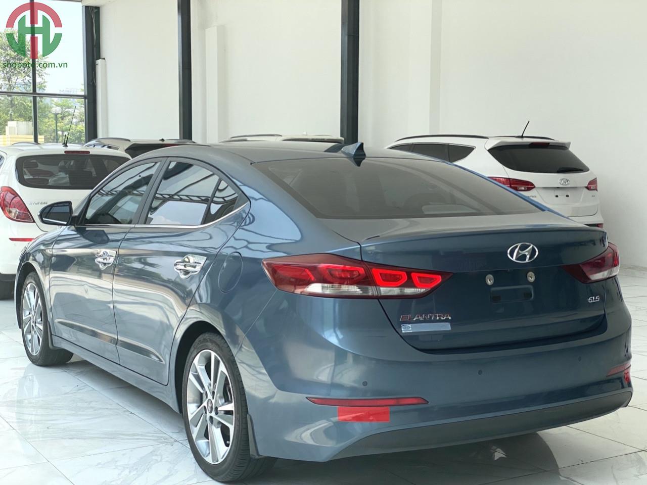 Hyundai Elantra 2.0 AT GLS 2017 màu Xanh Ngọc