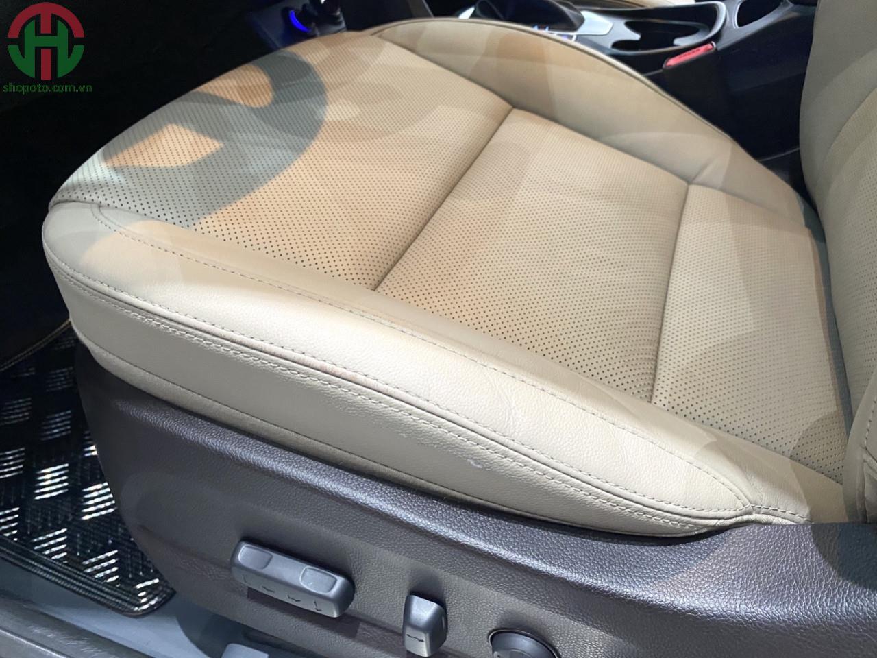 Hyundai Santafe AT 2018 bản đủ máy dầu màu cát vàng