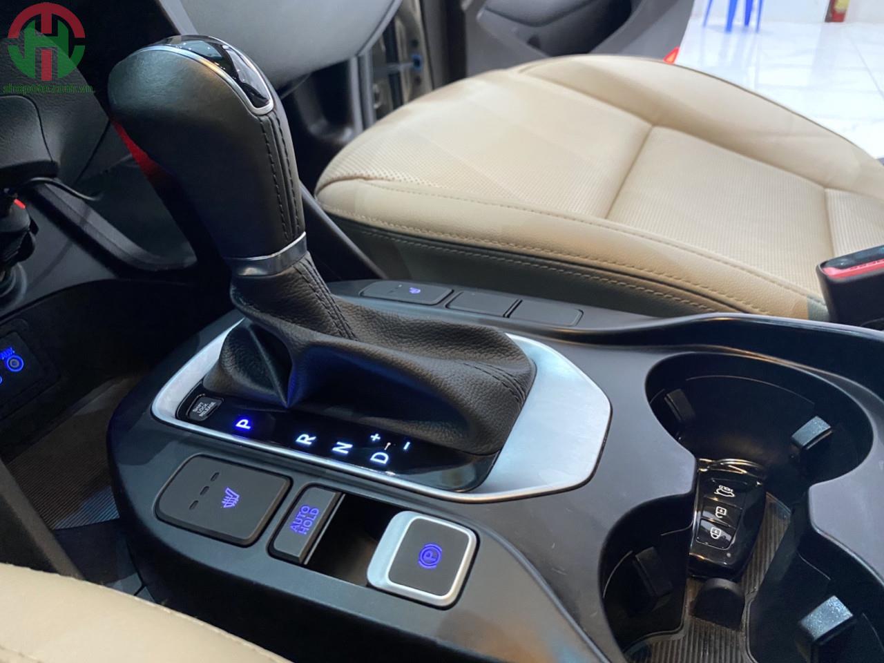 Hyundai Santafe AT 2018 bản đủ máy dầu màu cát vàng