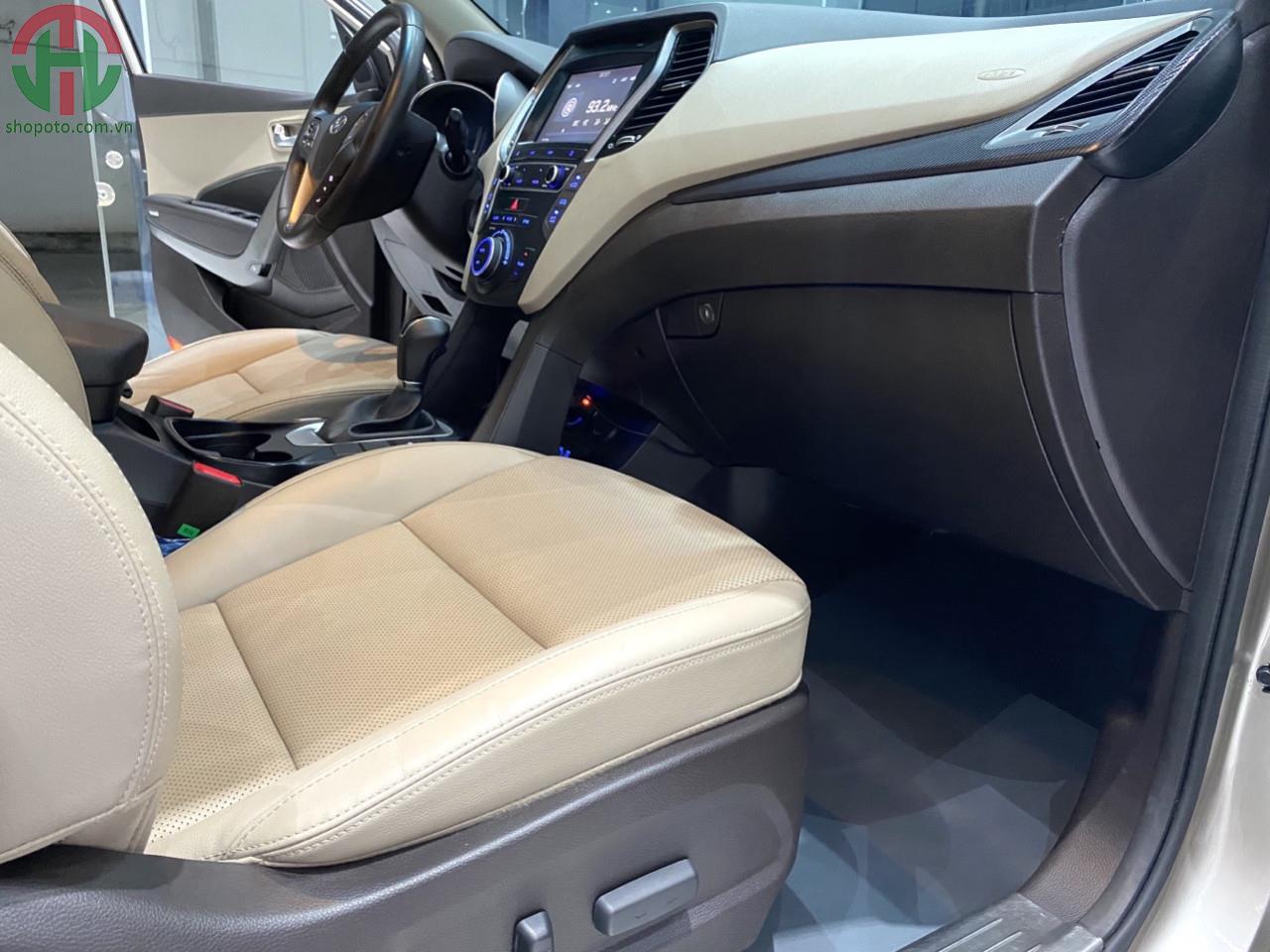 Hyundai Santafe AT 2018 bản đủ máy dầu màu cát vàng