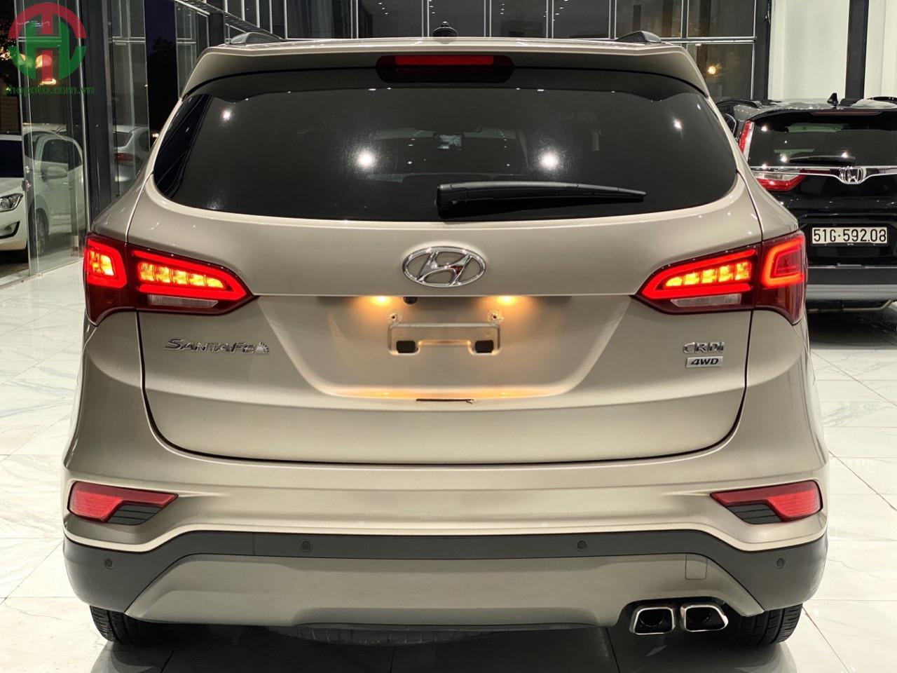 Hyundai Santafe AT 2018 bản đủ máy dầu màu cát vàng