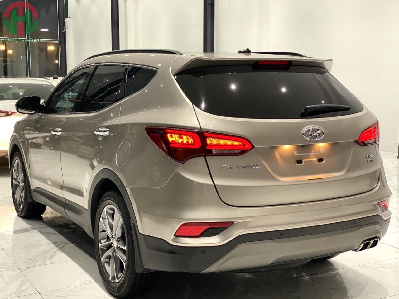 Hyundai Santafe AT 2018 bản đủ máy dầu màu cát vàng
