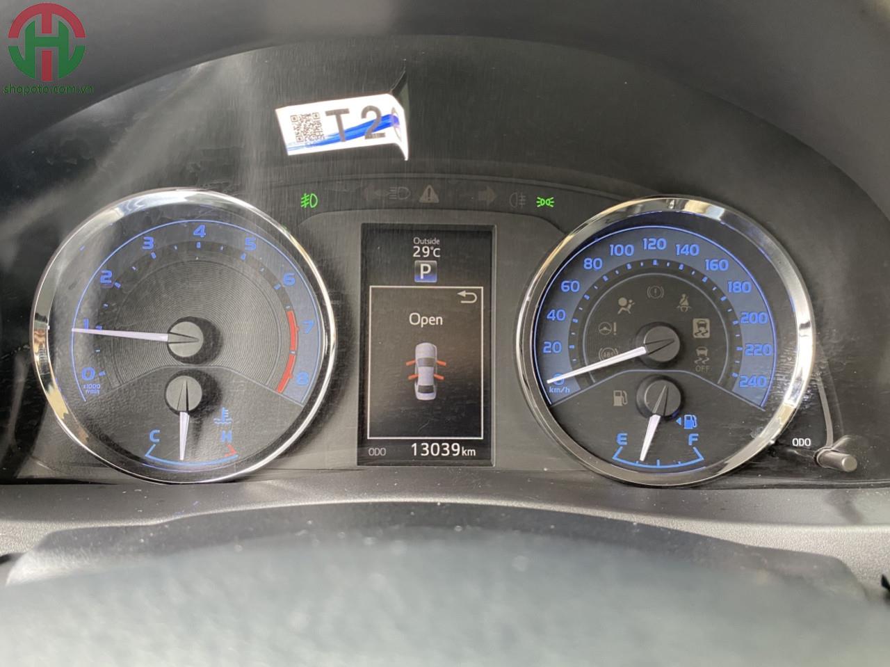 Toyota Altis 1.8 G 2019 màu trắng