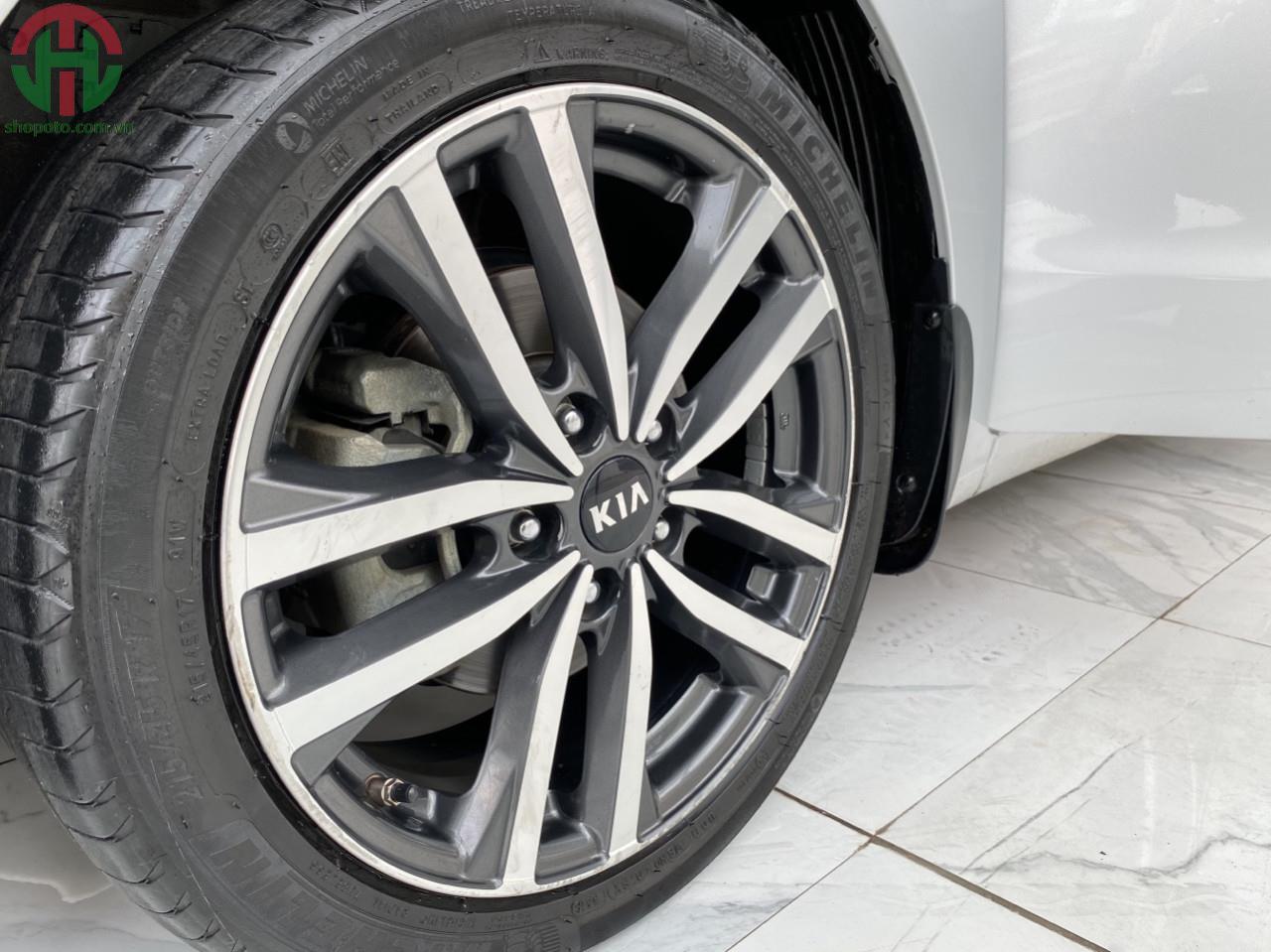 Kia Cerato 2.0 AT 2016 màu Bạc