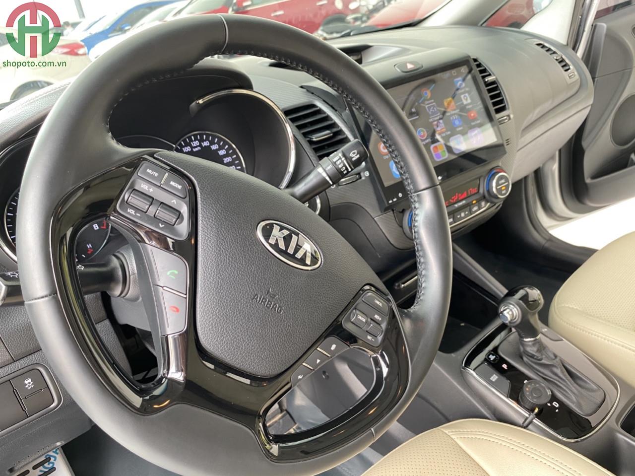 Kia Cerato 2.0 AT 2016 màu Bạc