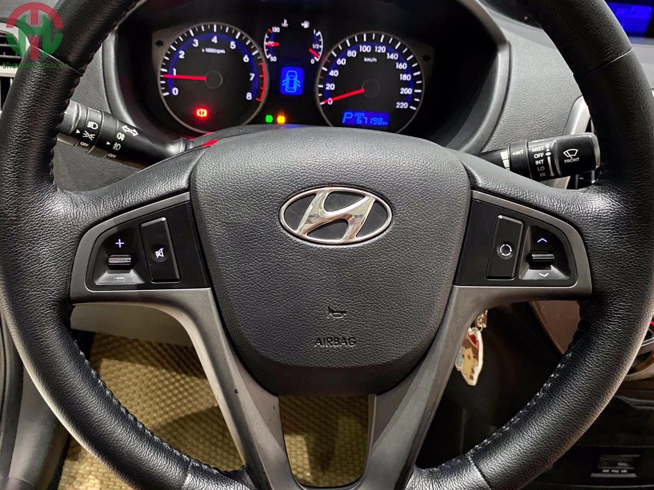 Hyundai I20 1.4 AT 2013 màu Trắng