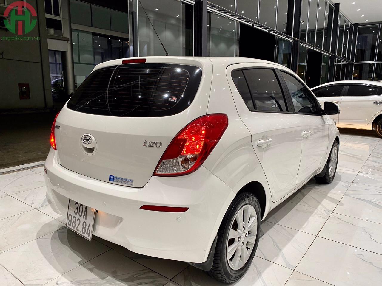 Hyundai I20 1.4 AT 2013 màu Trắng