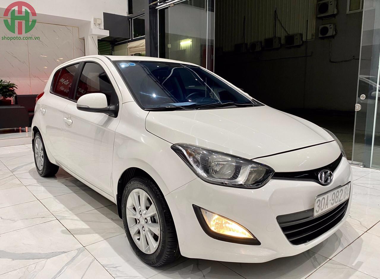 Hyundai I20 1.4 AT 2013 màu Trắng