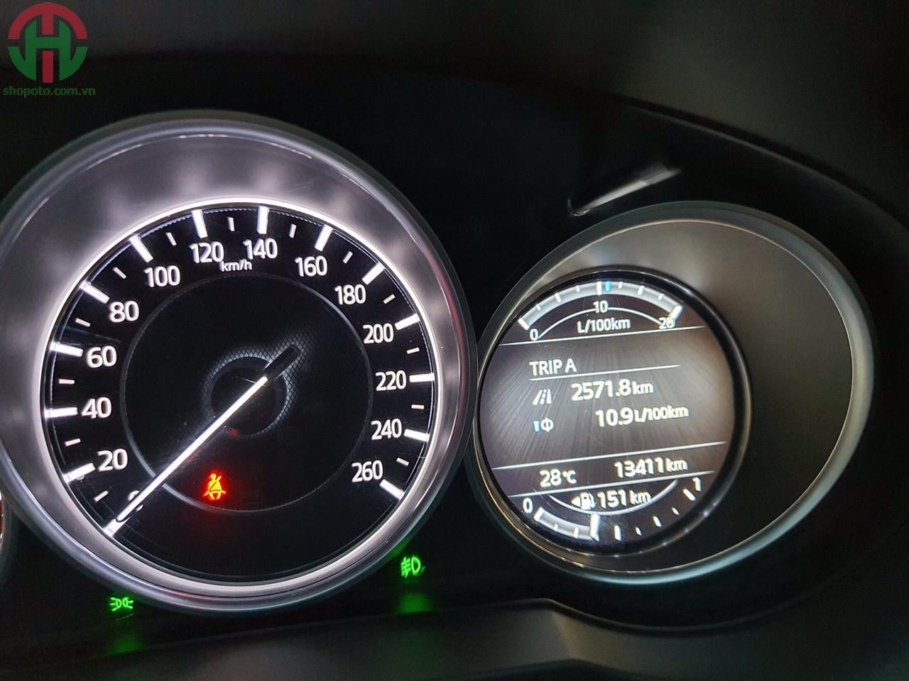 Mazda 6 2.5 L Premium 2019 màu Trắng