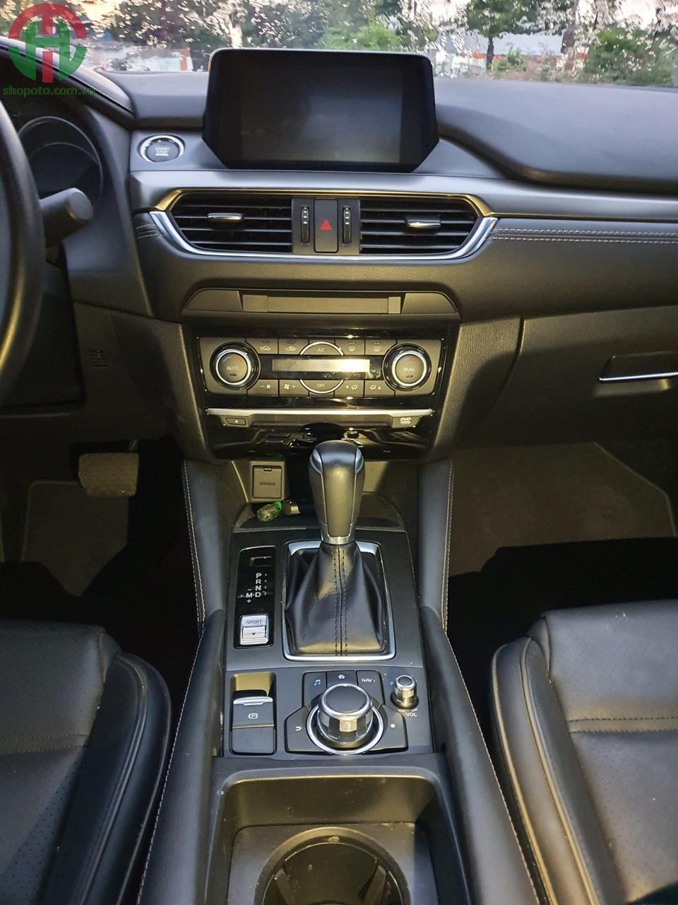 Mazda 6 2.5 L Premium 2019 màu Trắng