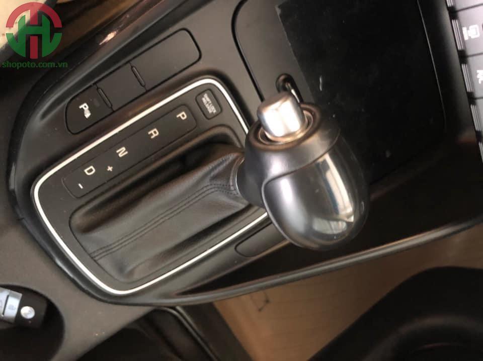 Kia Rondo 2.0 GATH 2015 bản Full máy Xăng màu Bạc