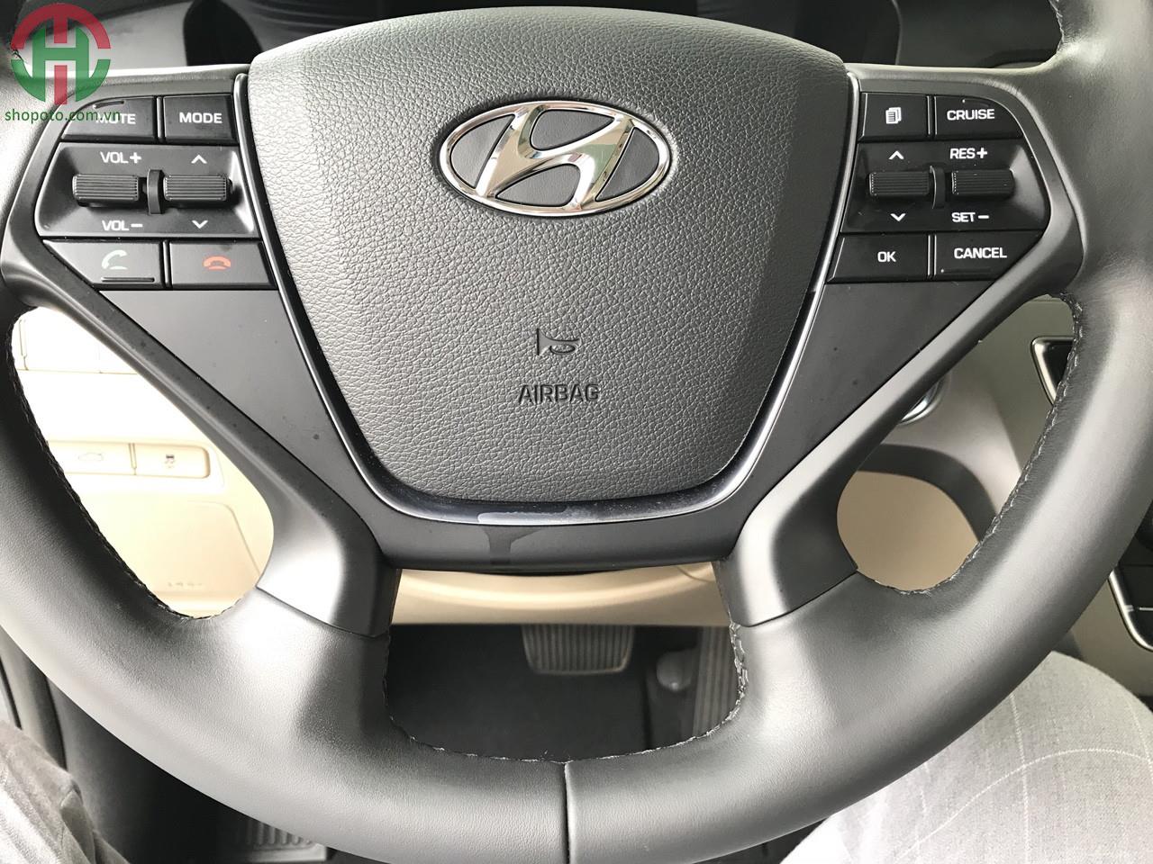 Hyundai Sonata 2.0 AT 2016 Full Options màu Đen
