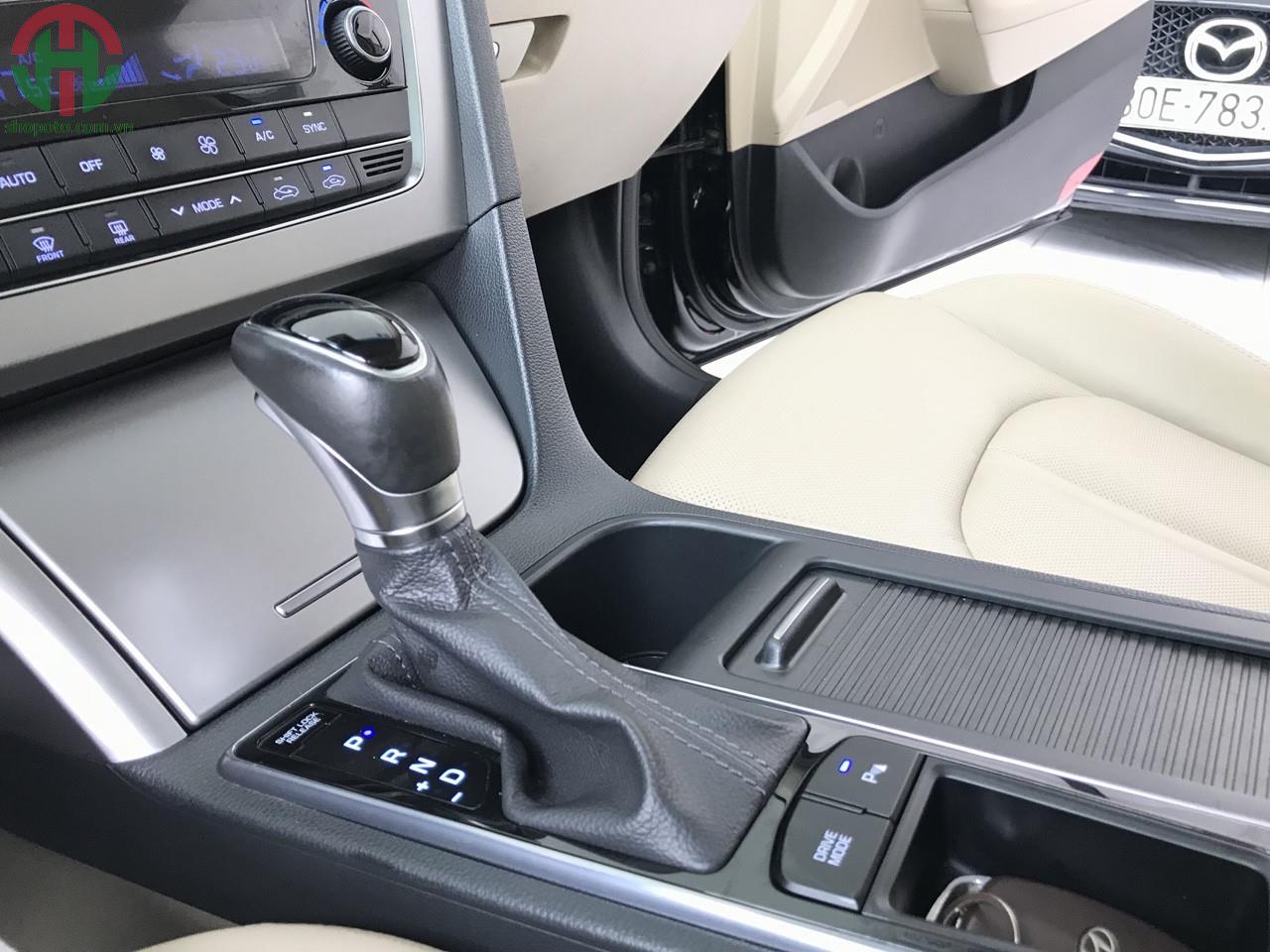 Hyundai Sonata 2.0 AT 2016 Full Options màu Đen