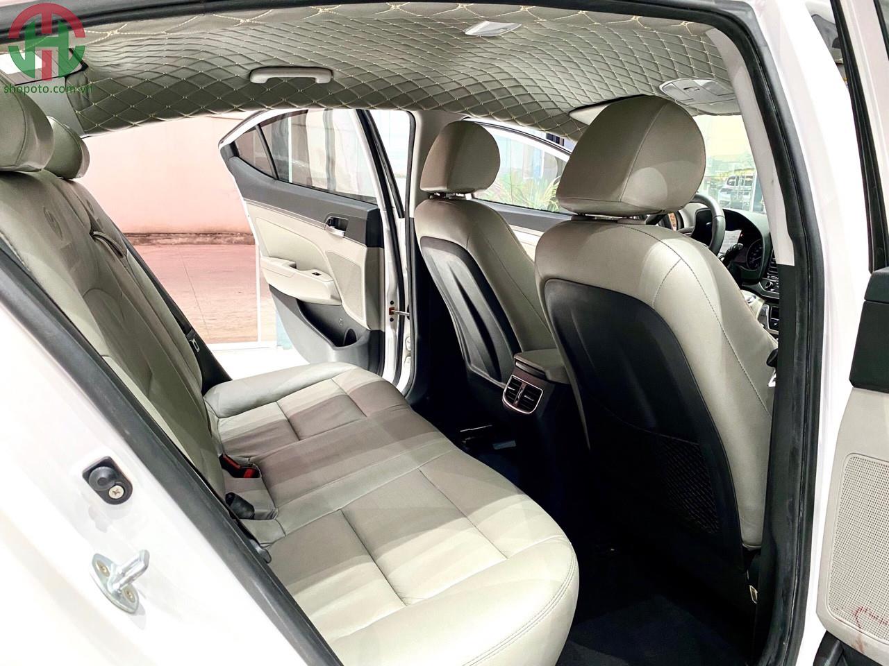 Hyundai Elantra 1.6 MT 2016 màu Trắng