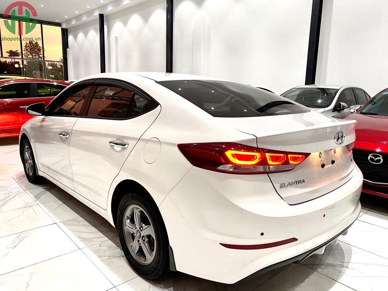 Hyundai Elantra 1.6 MT 2016 màu Trắng