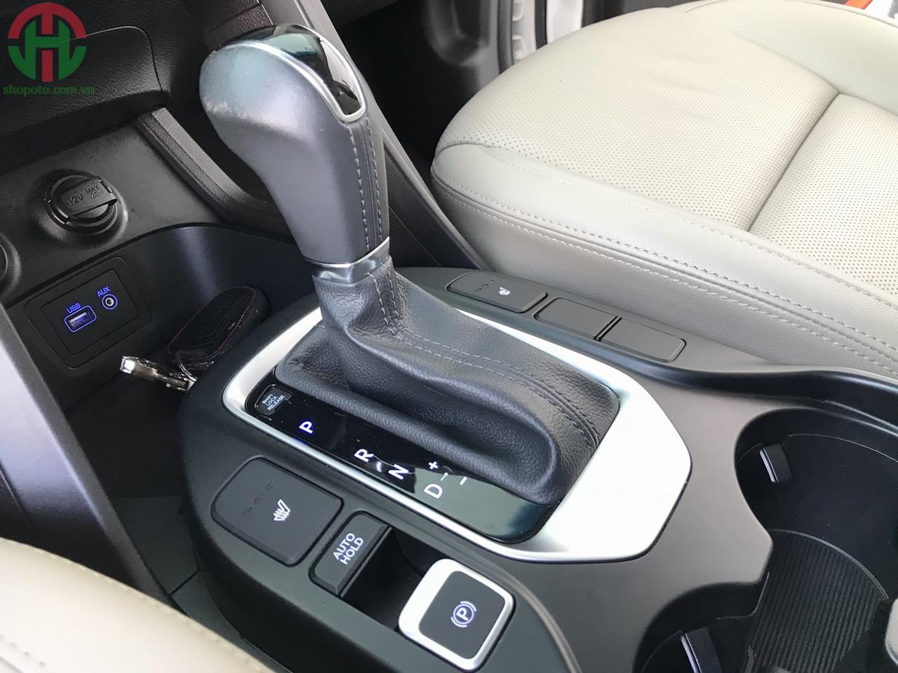 Hyundai Santafe 2.2 AT 4WD 2018 Full Dầu màu Trắng