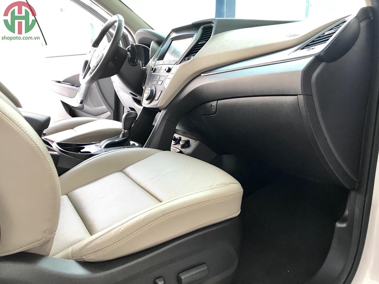 Hyundai Santafe 2.2 AT 4WD 2018 Full Dầu màu Trắng