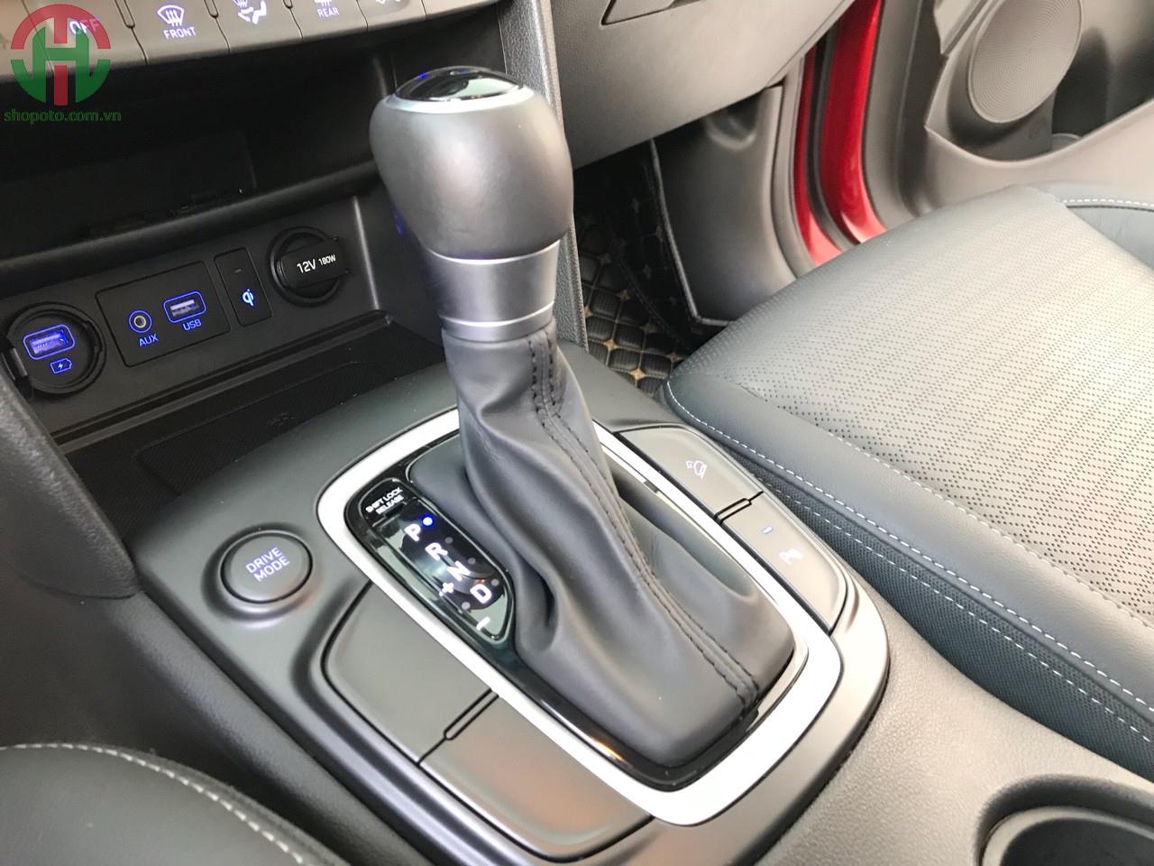 Hyundai KONA 1.6 Turbo 2018 màu Đỏ