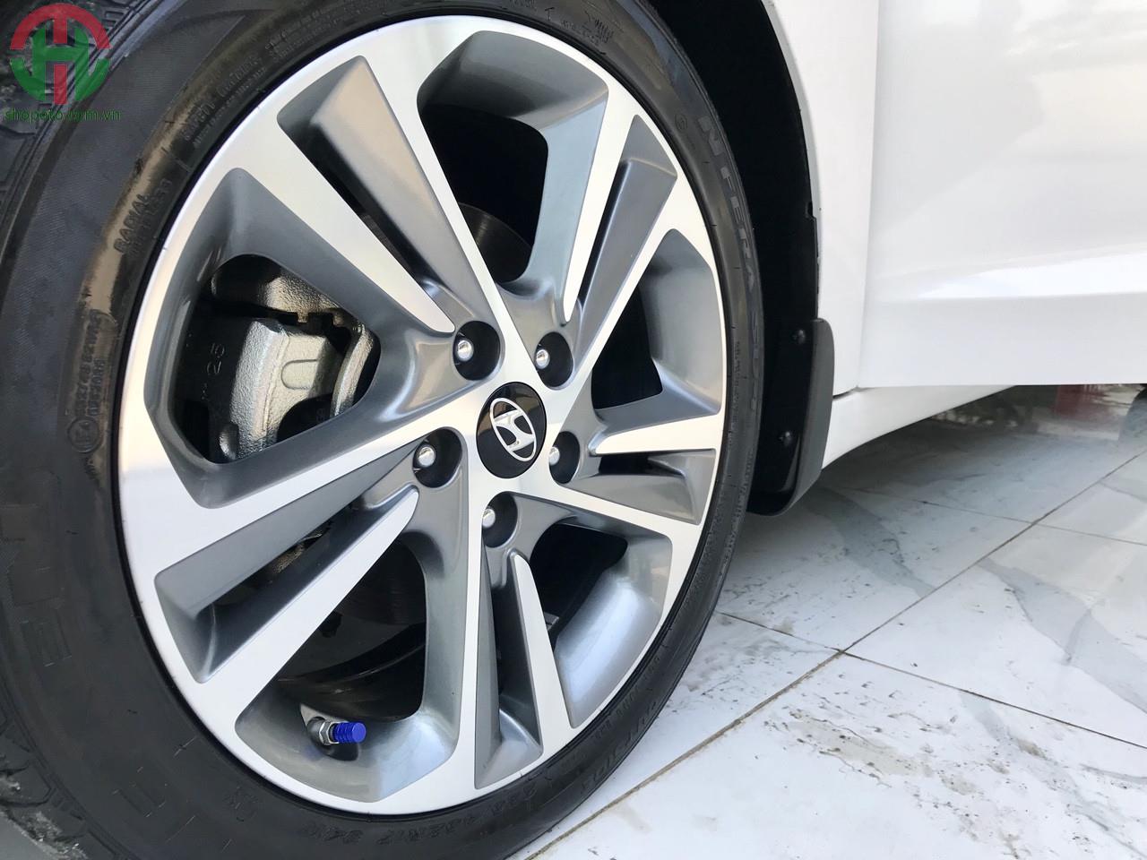 Hyundai Elantra 2.0 AT GLS 2016 màu Trắng