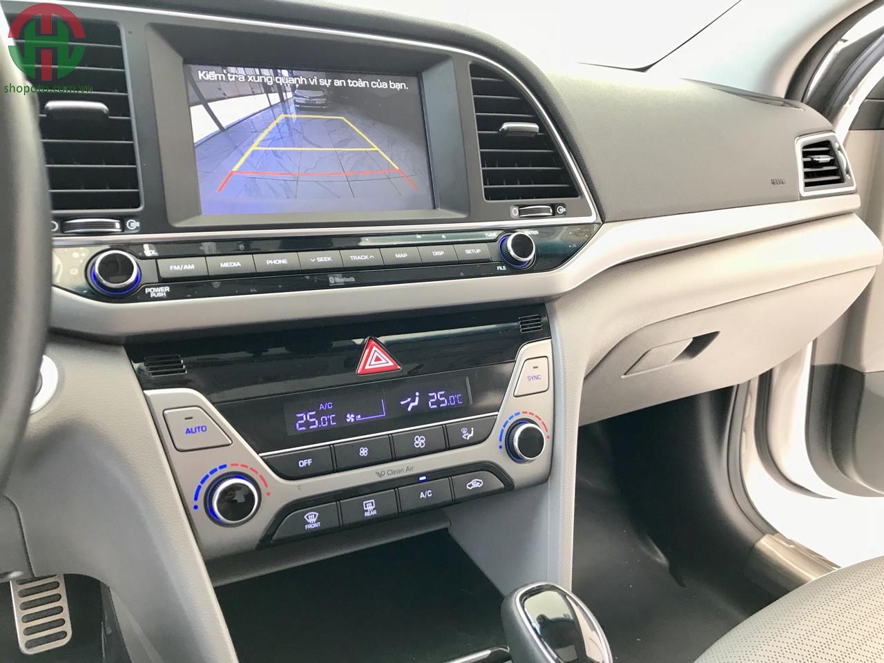 Hyundai Elantra 2.0 AT GLS 2016 màu Trắng