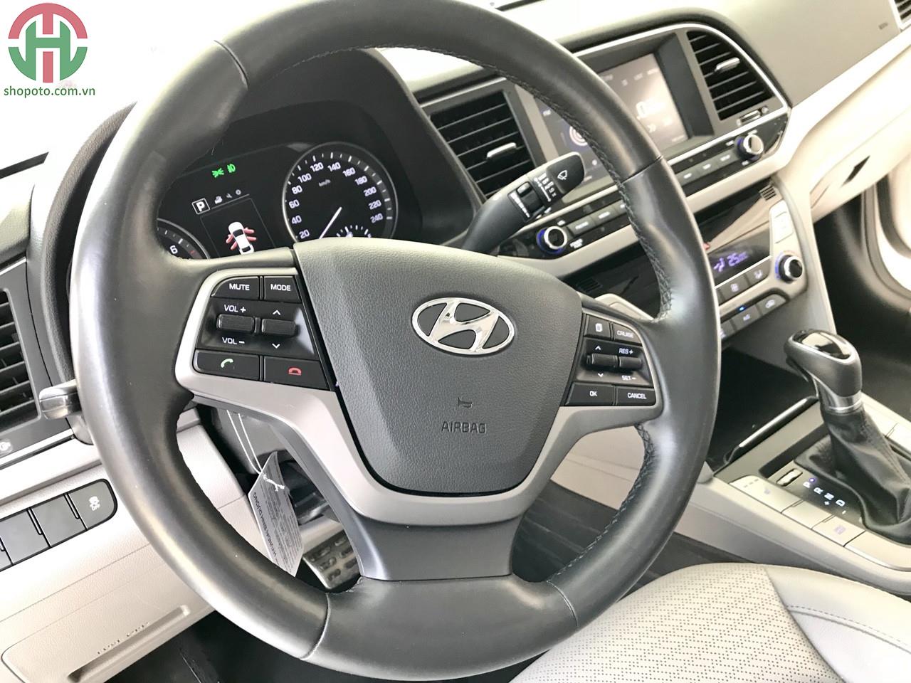 Hyundai Elantra 2.0 AT GLS 2016 màu Trắng
