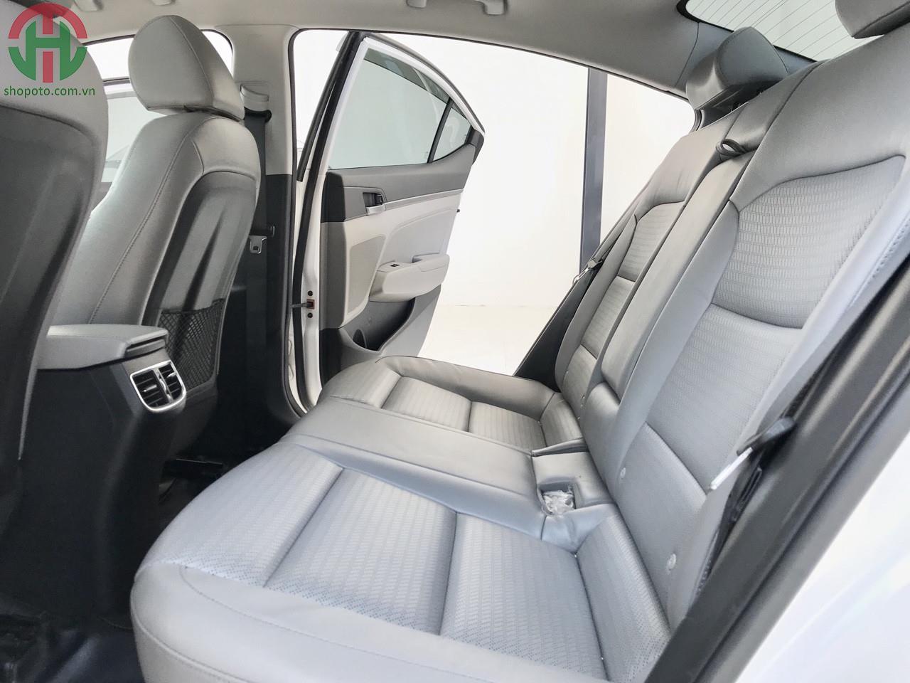 Hyundai Elantra 2.0 AT GLS 2016 màu Trắng