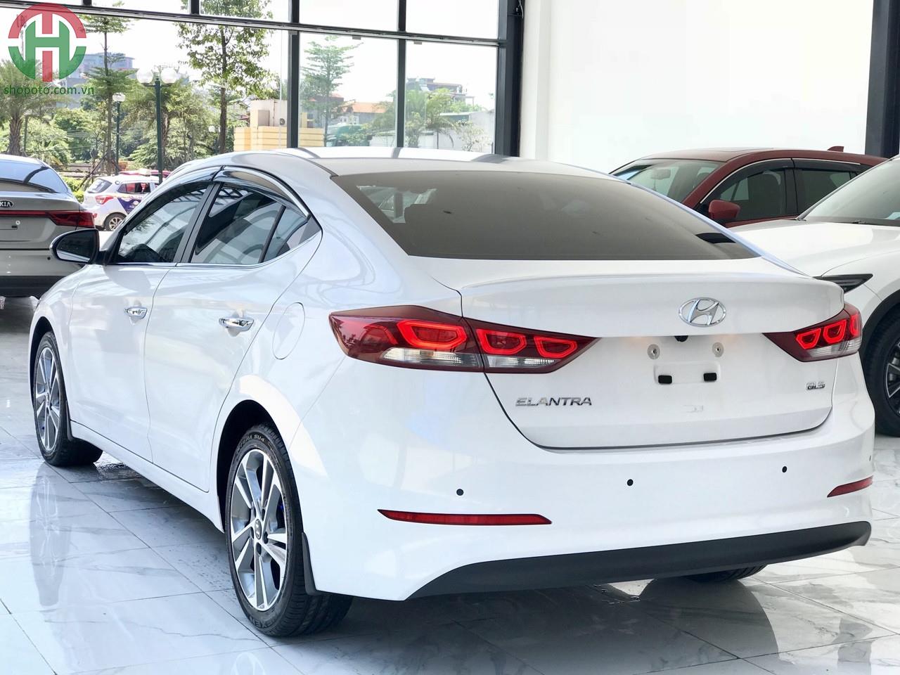 Hyundai Elantra 2.0 AT GLS 2016 màu Trắng