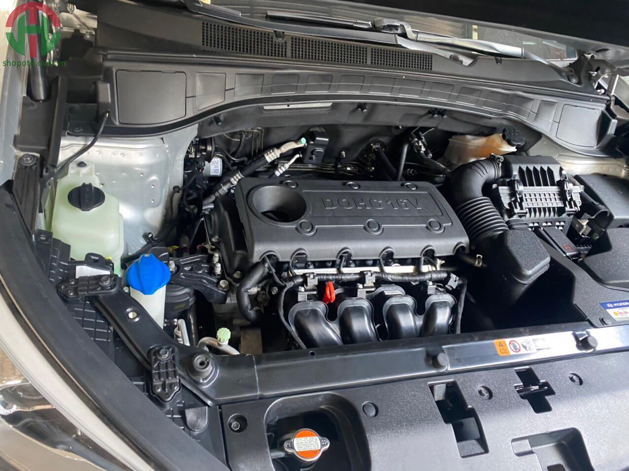 Hyundai Santafe 2.4 AT 2WD 2015 Full Xăng màu Bạc