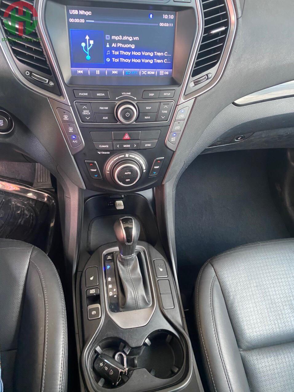 Hyundai Santafe 2.4 AT 2WD 2015 Full Xăng màu Bạc