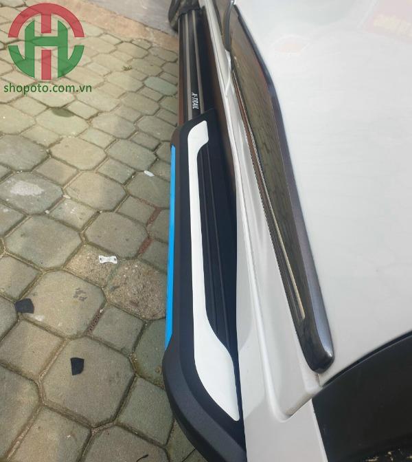 Bậc lên xuống Nissan Xtrail