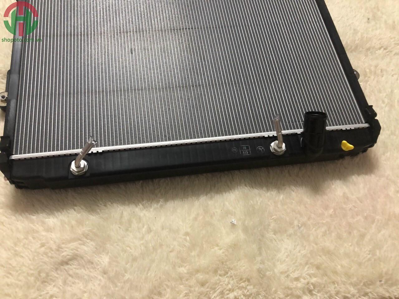 Két nước Land Cruiser