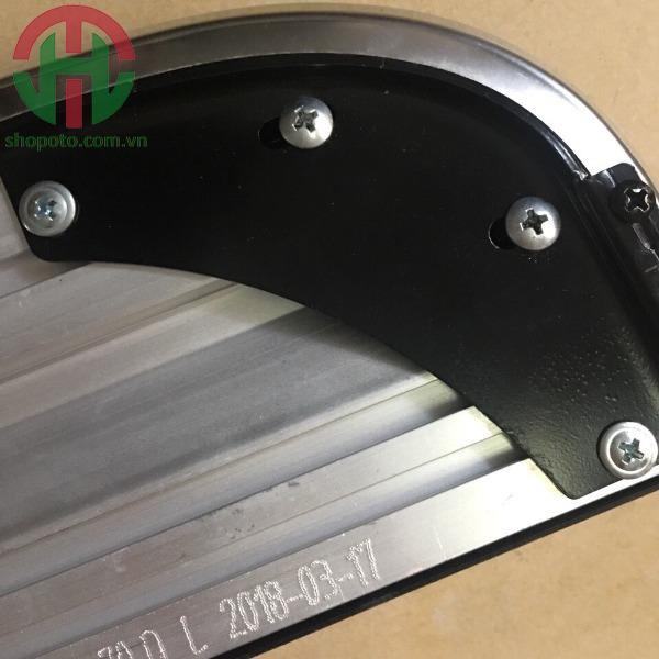 Bậc lên xuống Kia Sedona