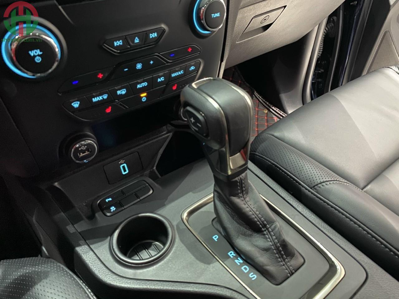 Ford Everest Titanium Turbo 2020 màu Xanh