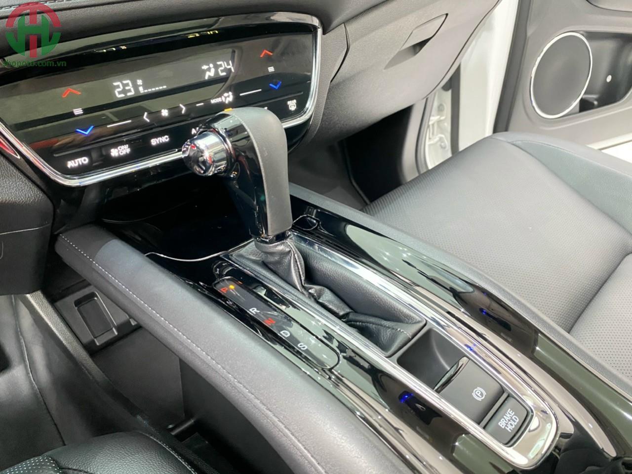 Honda HRV 1.8 L màu Trắng Model 2020