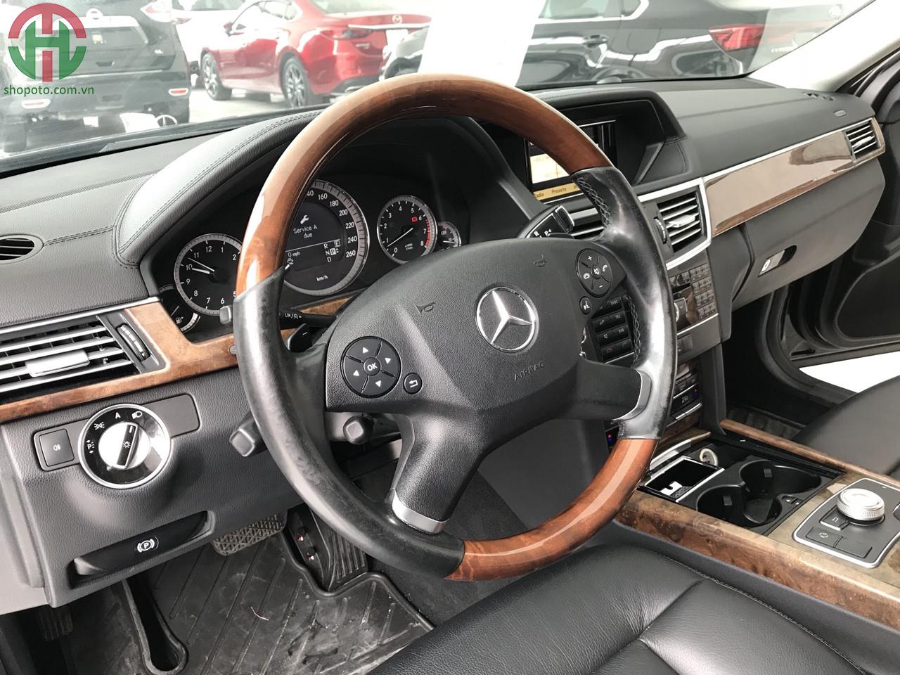 Mercedes E300 2011 màu Đen