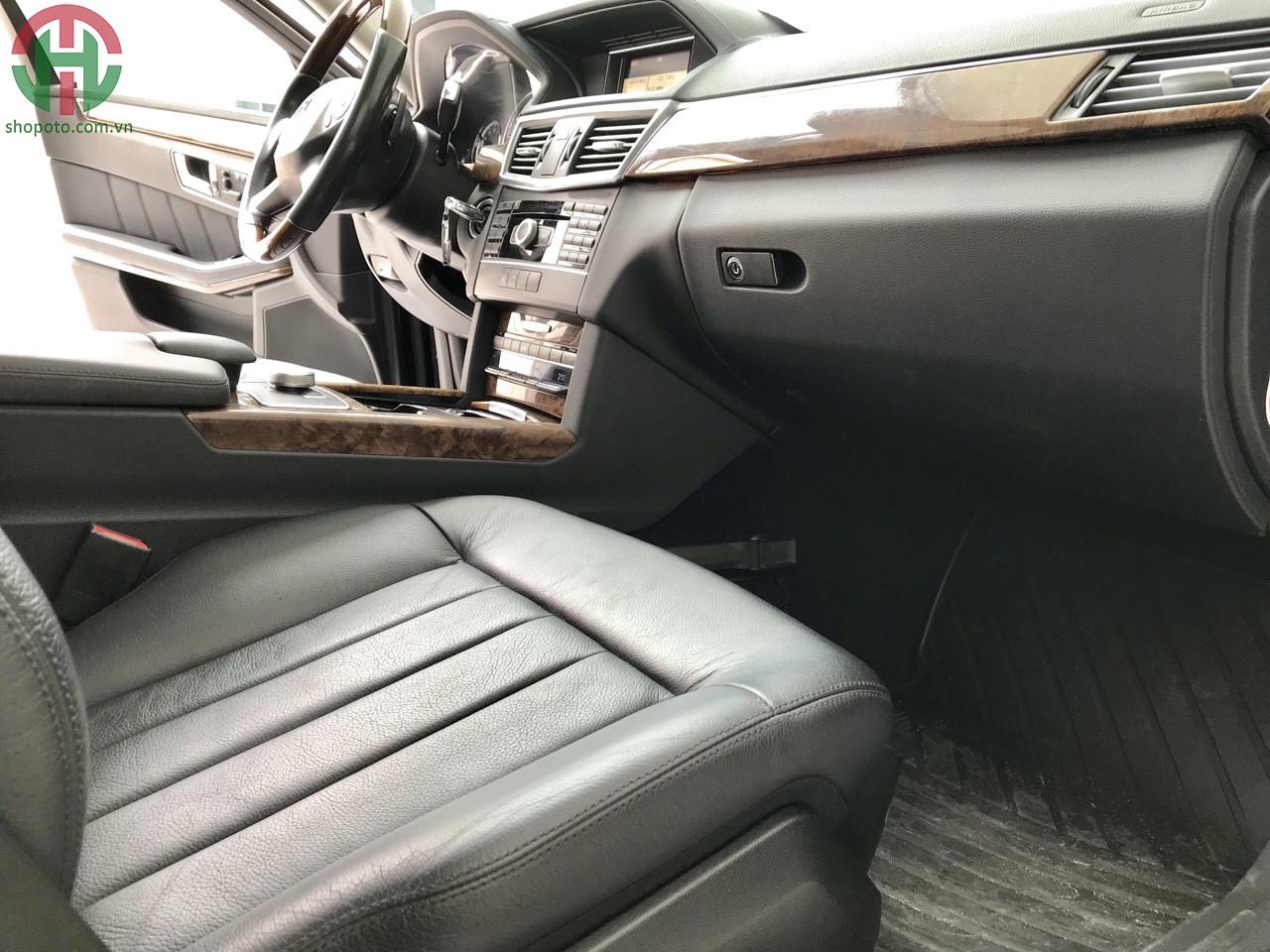 Mercedes E300 2011 màu Đen