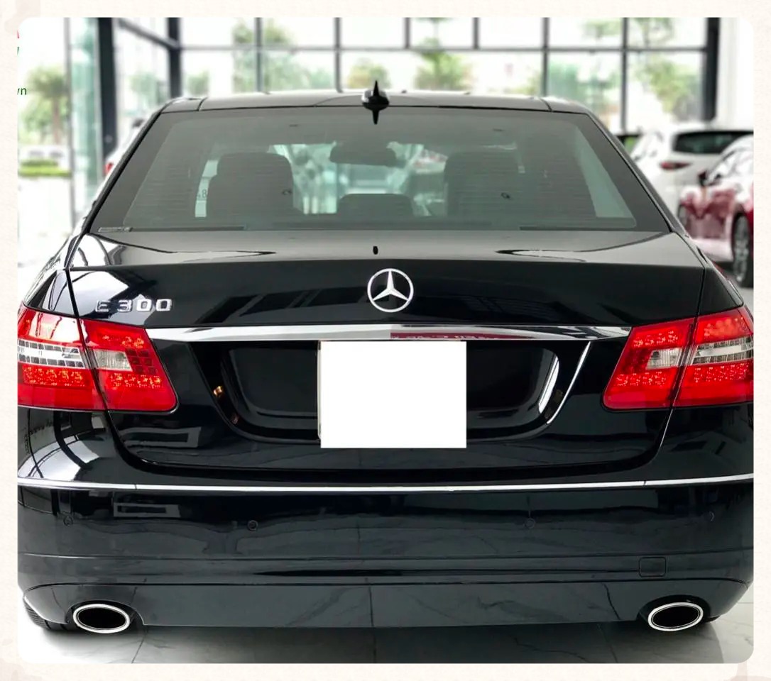 Mercedes E300 2011 màu Đen