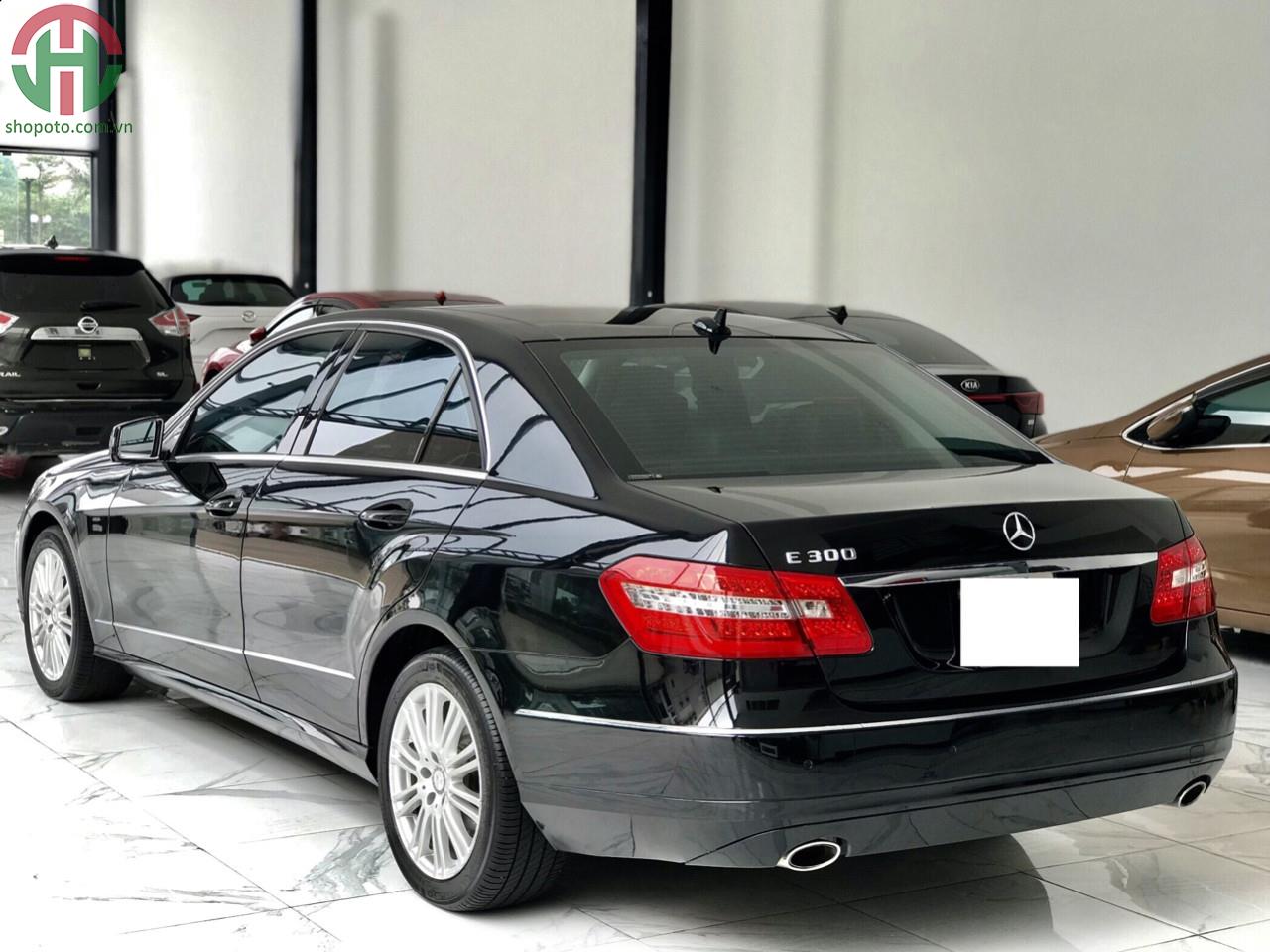 Mercedes E300 2011 màu Đen